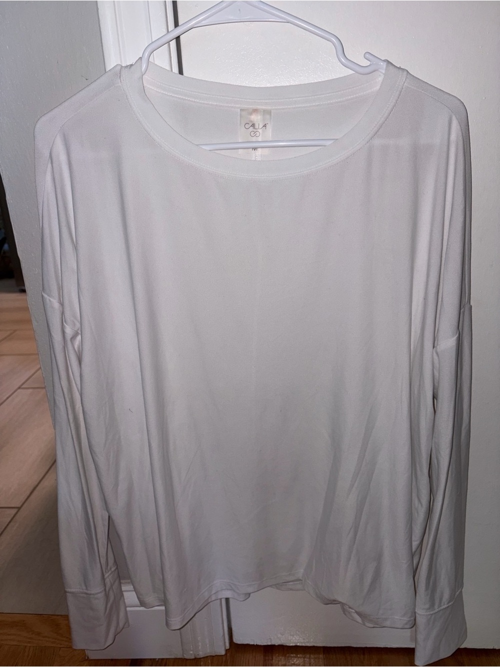 CALIA by Carrie Underwood White Long Sleeve Crew Tee